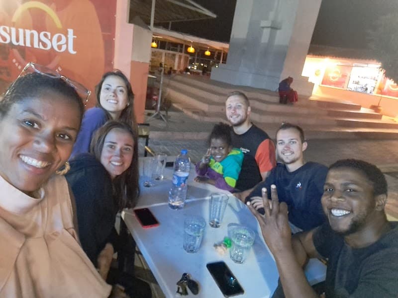 Mendes Family Guesthouse/DaSilva & Mendes Services 1